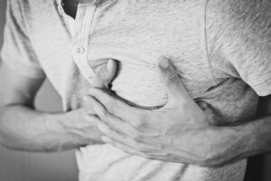 Read more about the article Heart Attack Warning Signs: What You Need to Know to Save a Life